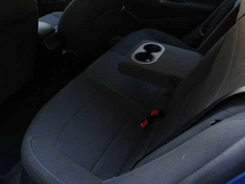 Used 2018 Chevrolet Cruze LT w/ Convenience Package image 20