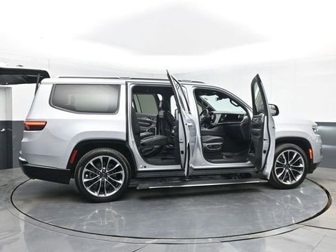 Used 2022 Jeep Wagoneer Series III w/ Premium Group I image 58