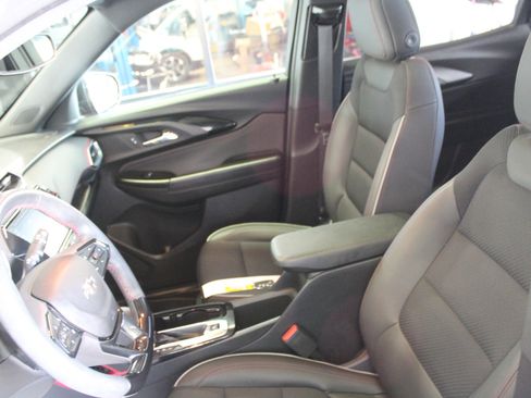 Used 2023 Chevrolet TrailBlazer RS w/ Sun and Liftgate Package FWD image 24