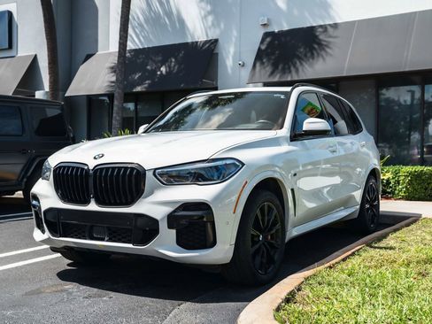 Used 2022 BMW X5 M50i w/ Executive Package AWD/4WD image 3