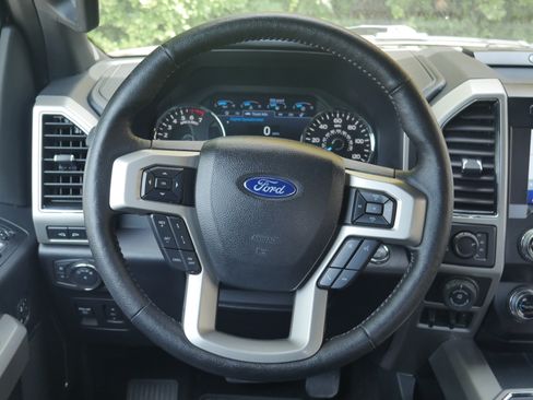 Used 2019 Ford F150 Lariat w/ Equipment Group 502A Luxury AWD/4WD image 6
