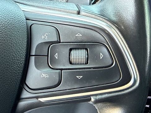 Used 2023 Buick Envision Avenir FWD image 27