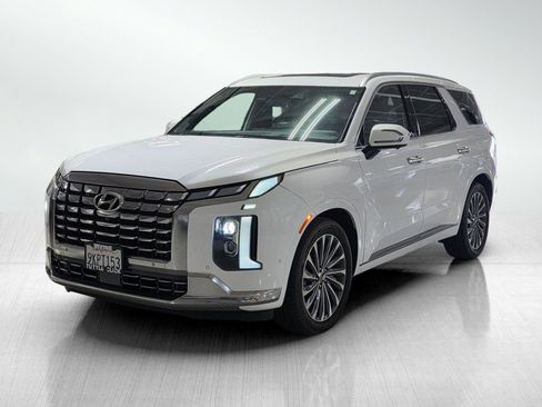 Used 2024 Hyundai Palisade Calligraphy FWD image 3