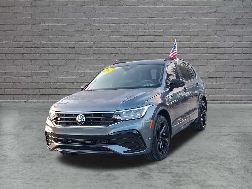 Certified 2024 Volkswagen Tiguan SE R-Line FWD image 4