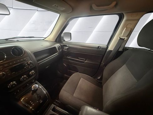 Certified 2016 Jeep Patriot Latitude image 10