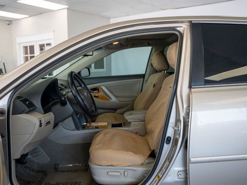 Used 2007 Toyota Camry XLE FWD image 9