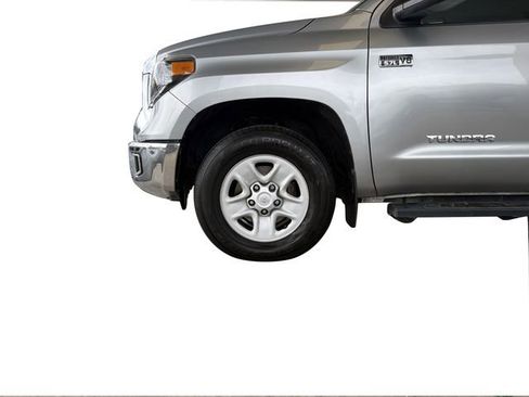 Used 2021 Toyota Tundra SR5 w/ SR5 Leather Package image 28