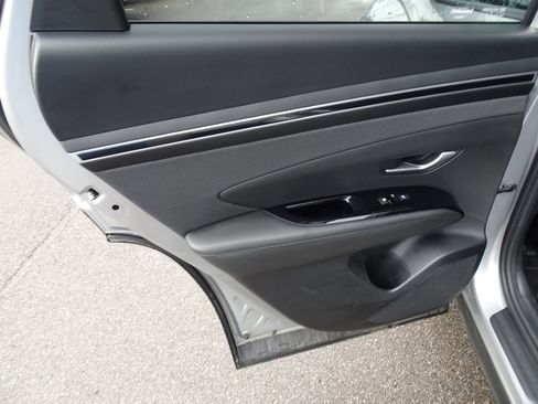 Used 2023 Hyundai Tucson Limited AWD/4WD image 16
