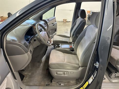 Used 2007 Toyota Sienna LE image 10
