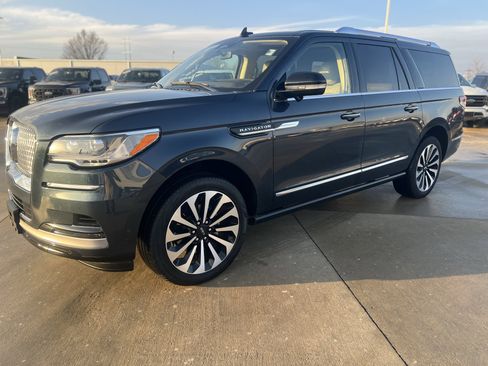Used 2022 Lincoln Navigator L Reserve image 11