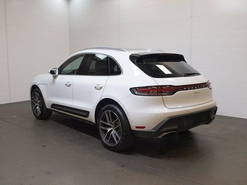 Used 2025 Porsche Macan image 3