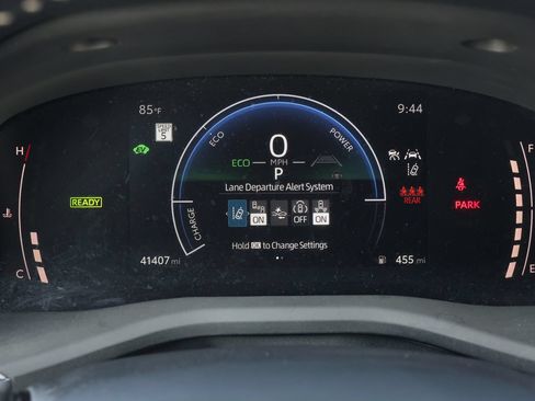 Used 2025 Toyota Camry SE FWD image 19