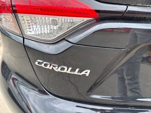 Used 2025 Toyota Corolla LE FWD image 10