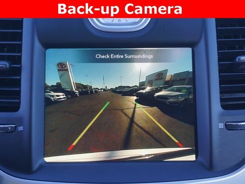 Used 2023 Chrysler 300 Touring L image 9