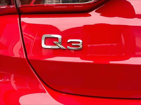 Used 2023 Audi Q3 2.0T Premium Plus w/ Premium Plus Package image 32