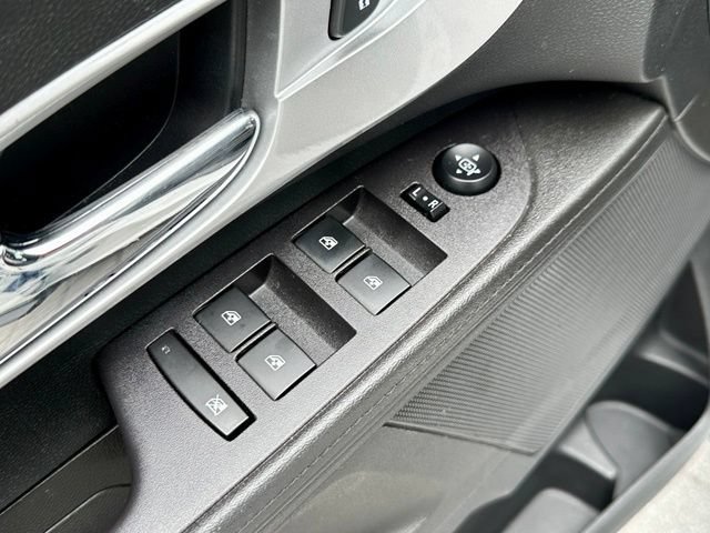 Used 2017 Chevrolet Equinox LT w/ Convenience Package FWD image 11