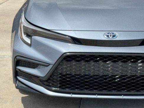 Used 2025 Toyota Corolla SE image 6