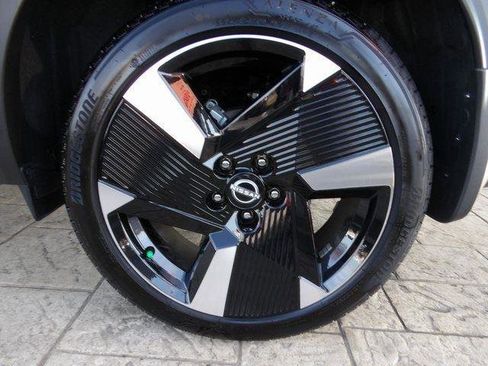 Certified 2025 Nissan Kicks SR image 15