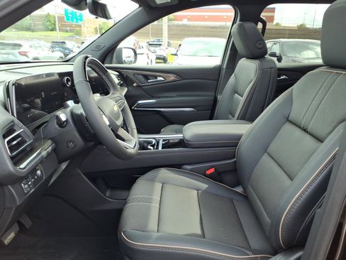 New 2026 Chevrolet Traverse High Country w/ LPO, Floor Liner Package AWD/4WD image 13