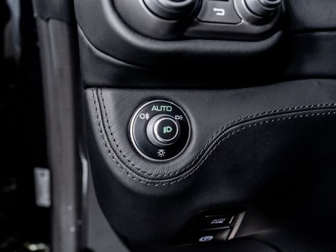 Used 2019 Ferrari Portofino image 48