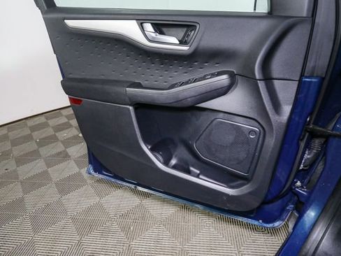 Used 2020 Ford Escape SE image 34