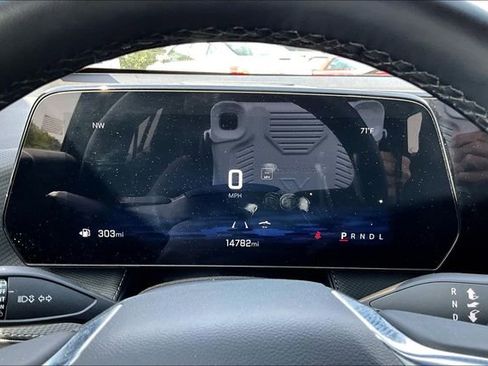 Used 2025 Chevrolet Equinox LT image 13