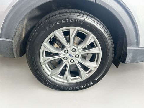 Used 2020 Ford Explorer XLT w/ Equipment Group 202A RWD image 11