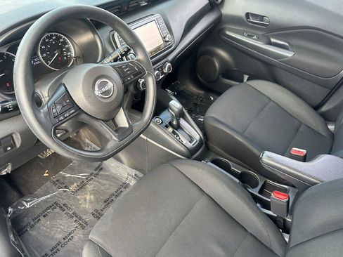 Used 2024 Nissan Kicks S image 9