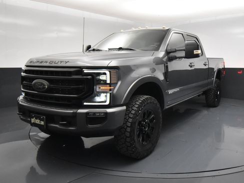 Used 2022 Ford F250 Lariat w/ Tremor Off-Road Package AWD/4WD image 2