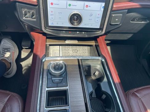 Used 2023 Ford Expedition Limited RWD image 15