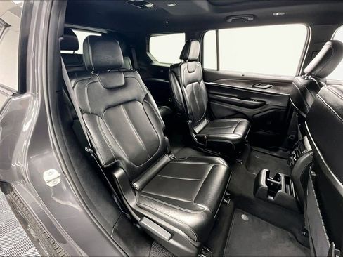 Used 2024 Jeep Grand Cherokee L Limited w/ Luxury Tech Group II image 27