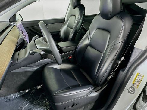 Used 2020 Tesla Model Y Long Range image 18