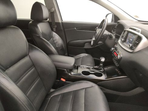 Used 2019 Kia Sorento EX image 21
