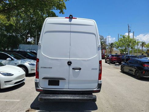 Used 2023 Mercedes-Benz Sprinter 2500 image 9