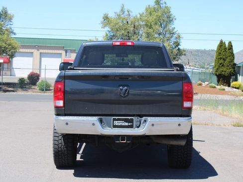 Used 2016 RAM 3500 Tradesman w/ Chrome Appearance Group AWD/4WD image 4