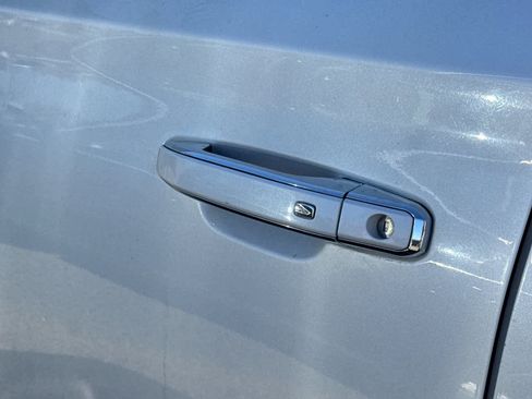 Used 2017 GMC Yukon XL Denali image 7