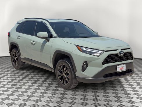 Used 2023 Toyota RAV4 XLE Premium AWD/4WD image 7