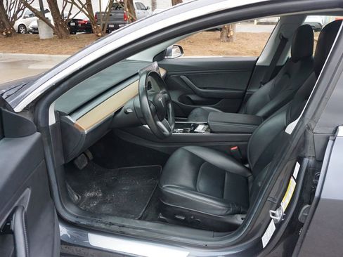 Used 2019 Tesla Model 3 Long Range image 2