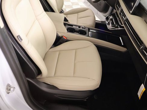 New 2026 Lincoln Corsair Premiere image 14