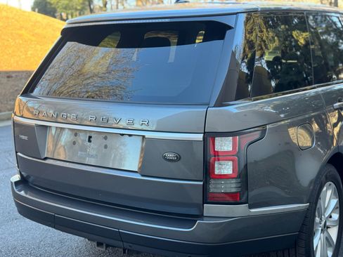 Used 2014 Land Rover Range Rover HSE image 16