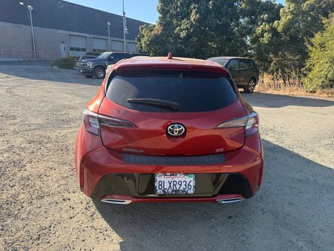 Used 2019 Toyota Corolla SE w/ Carpet Mat Package FWD image 4