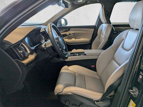 New 2026 Volvo XC90 T8 Ultra w/ Protection Package AWD/4WD image 4