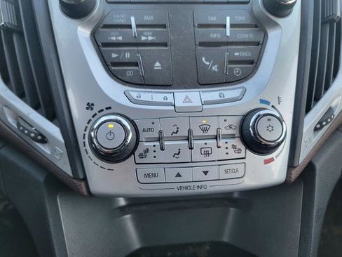 Used 2010 GMC Terrain SLT image 26