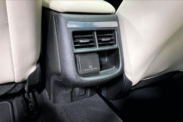 Used 2017 Chevrolet Impala Premier w/ Enhanced Convenience Package FWD image 11