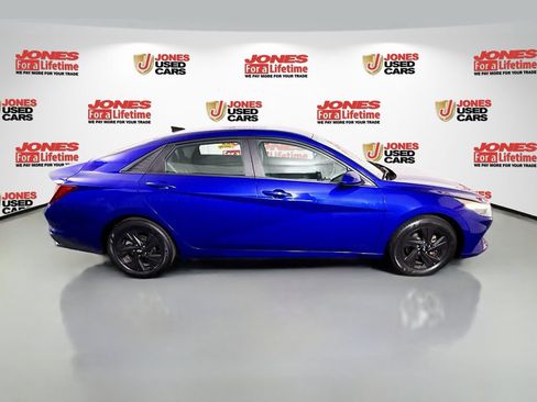 Certified 2021 Hyundai Elantra SEL w/ Convenience Package FWD image 17