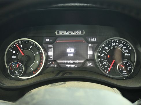 Used 2022 RAM 3500 Laramie AWD/4WD image 12