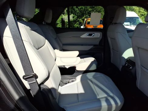 New 2027 Ford Explorer Active w/ Active Comfort Package AWD/4WD image 11