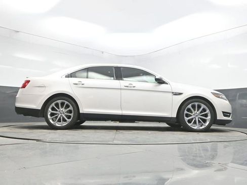 Used 2018 Ford Taurus Limited AWD/4WD image 42