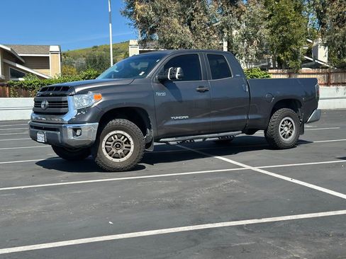 Used 2015 Toyota Tundra SR5 w/ SR5 Upgrade Package image 1