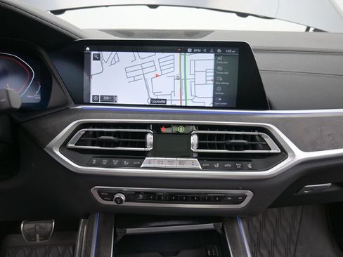 Used 2022 BMW X7 M50i AWD/4WD image 15